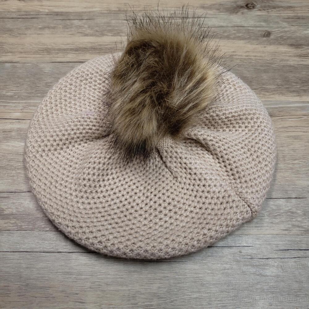Kurt Adler Hat Beret Womens One Size Beige Knit Faux Fur Pom Pom Winter Cozy
